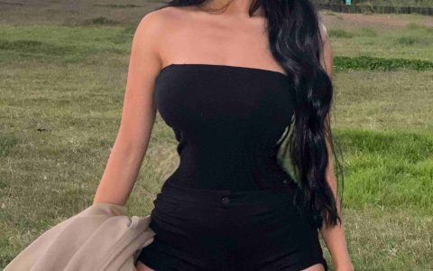 颜值与身材并存的微密圈女神蜀黍纾纾,内外兼修,让人无法抗拒
