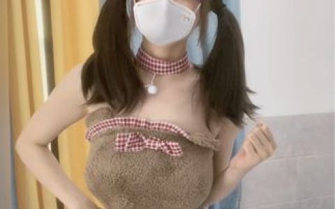 给乔买裙子微密圈作品资源的苗族服饰,展现自然之美的精致细节
