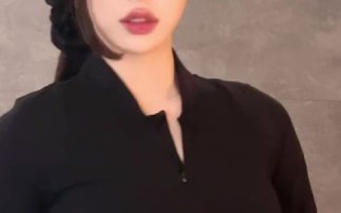 李梦琳纯正韩国女孩的甜美笑容和独特魅力