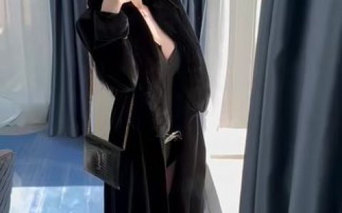 不爱笑的赛琳微密圈套图，视觉盛宴背后的故事