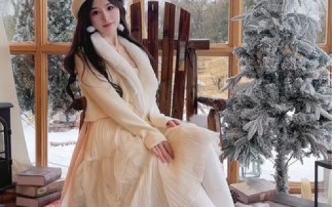 抖音小萌子微密圈作品绝美泳装穿搭,游泳视频引爆网络