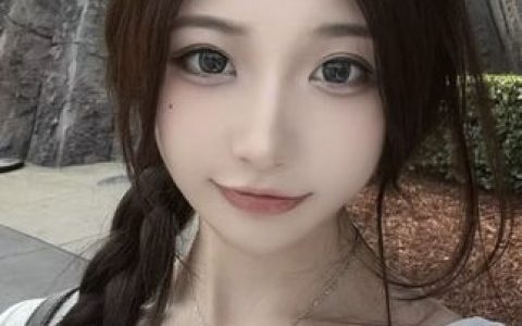 陈妮妮觅圈新作JK裙作品资源展示，成街头最亮美女