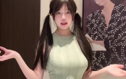一匹狼微密圈作品资源创意夺目，颜值身材双双引爆关注