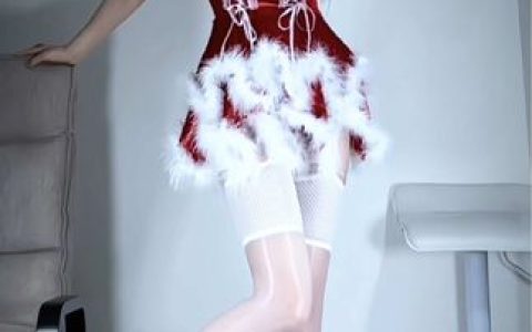 抖音小冰不太瘦微密圈作品最新穿搭公开,完美细节展现时尚品味