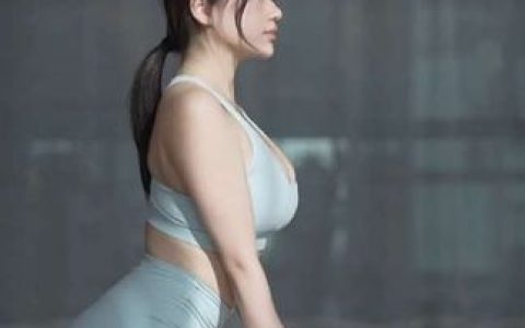 抖音奶宝妹纸微密圈足球宝贝作品写照,颜值和身材双双承包