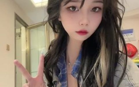 抖音网红不要说我很漂亮(云朵儿的圈子)微密圈作品，完美曲线和清新颜值让人心动