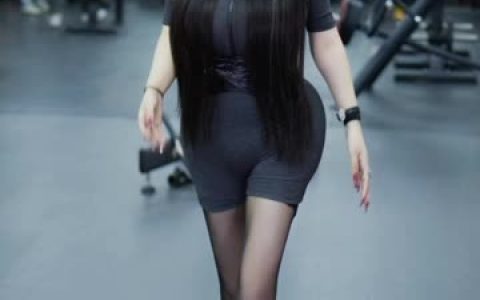 梦露Veronica的经历和成就，她在行业中取得了哪些成绩？