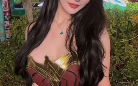 不爱笑的赛琳微密圈嘉宾作品，探索美的无限可能