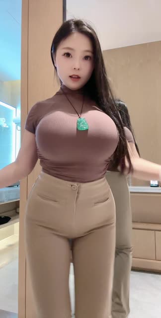 小艾根本吃不饱 微密圈-红白丝，性感写真精选