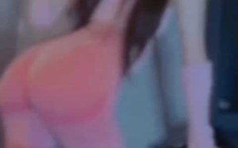 小艾根本吃不饱微密圈性感妩媚网红，揭开她的独特魅力