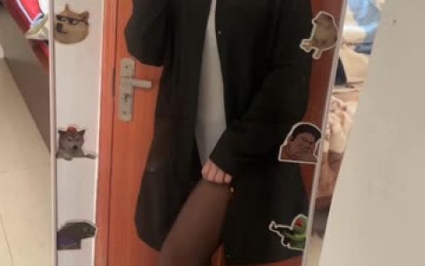 张思允Nice牛仔热裤白衬衫少女写真,青春洋溢魅力无限