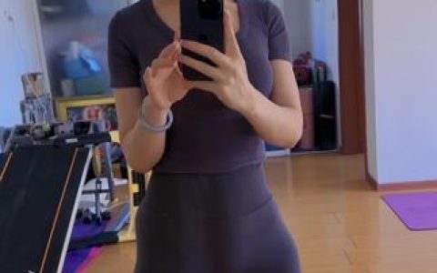 【快手】小阿姨刚刚出炉“透视无内”直播录屏,让你一窥舞蹈背后的故事