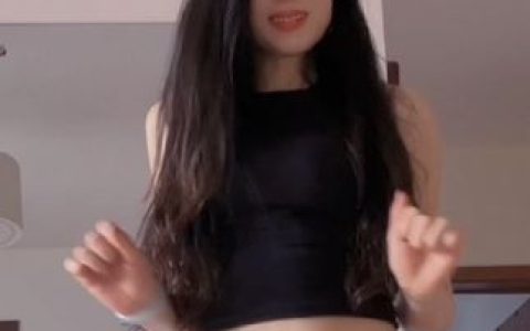 【快手】小阿姨刚刚出炉“透视无内”直播录屏挑战,让你一窥舞蹈背后的故事