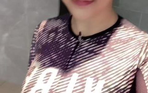 抖音网红奶雯微密圈,清纯与私密的惊艳反差