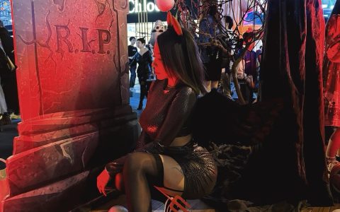 果儿Victoria弹钢琴,国际版TikTok太清凉