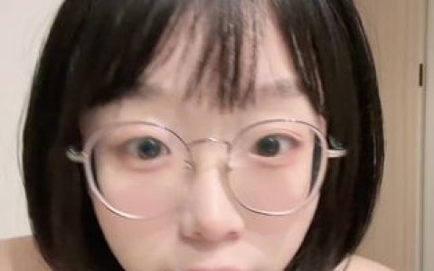 王胜利微博擦边内容热议，网友对她微博内容的讨论