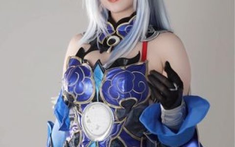 被网友称为国内最美的coser-超人气半半子,最美Coser半半子个人资料介绍