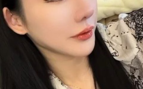 不爱笑的赛琳微密圈资源,她的高清照片大曝光