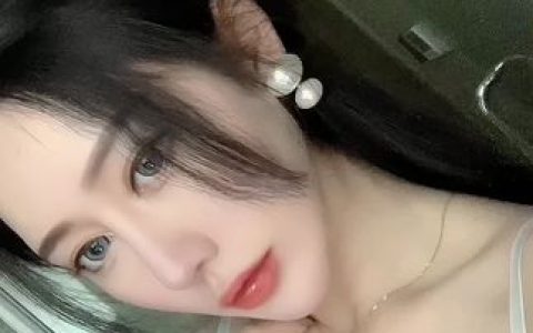 不爱笑的赛琳微密写真全集,颜值博主的全方位展示
