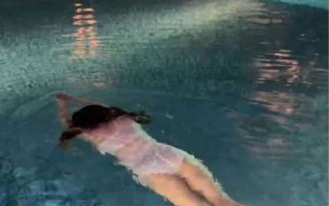 微密圈抖音阿尔卑香小狗子图集打包下载，收集她的每一张照片