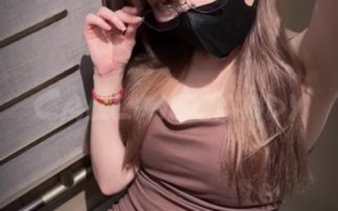 Callmecandy微密圈丝袜体验,尽享她的迷人足部