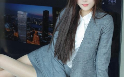 晚苏susu 6 月重金内部私购无水印灰色瑜伽,展现完美身材