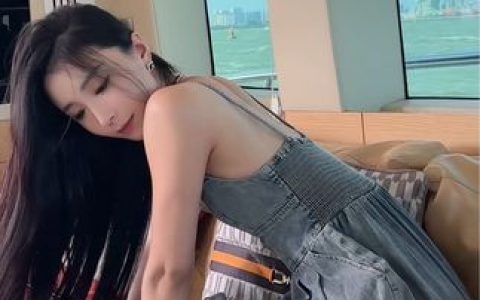 李嘉欣97微博粉丝破百万,这个健身女神的魅力何在?