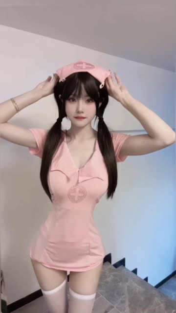 给乔买裙子的微密圈体验，苗族文化刺绣华丽之美的极致呈现