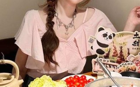 B站UP主十万口草莓粥粥最新COS写真合集下载,她的经典作品全都在这