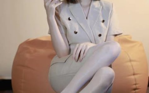 抖音博主白龙猫女微密圈作品发布!白龙猫女红底极光造型大火的原因