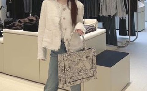 十万口草莓粥粥朋友圈视频全汇总,精彩瞬间尽在掌握