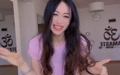 小阿姨大王会议室热舞合集,定制舞挑战,独享私人舞蹈