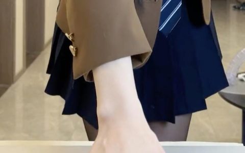 抖音唐十七个人简介,了解她的真实身份与风格