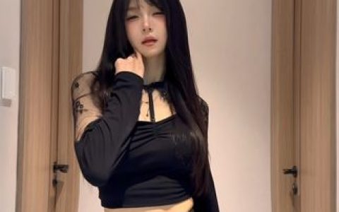 一只树懒微密圈的独家作品,她的时尚资源如何引领潮流