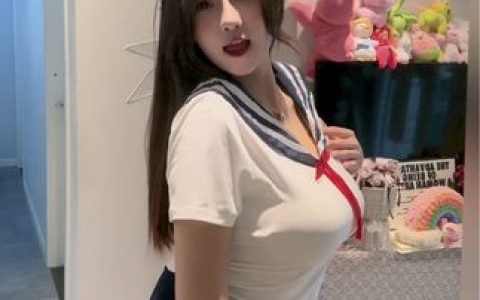 脑婆睡醒啦的微博穿搭,每一套搭配都能吸引眼球