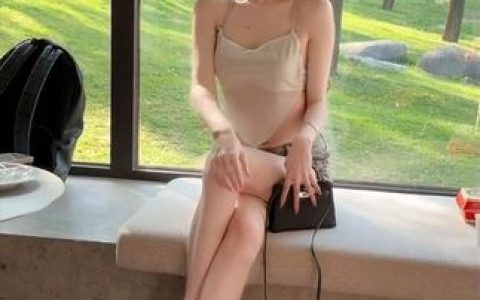 粥粥酱拆卡视频合集,她的拆卡内容为何让粉丝兴奋?