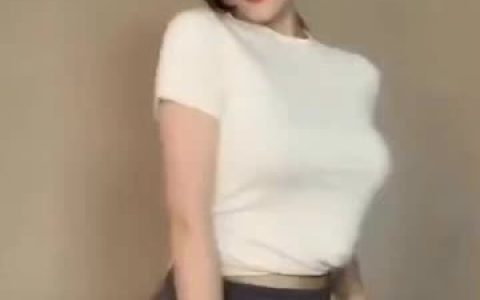 CC小燃燃动感光波舞蹈推荐,她的表演为何火爆?