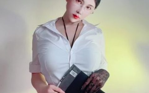 白妖妖网易CC直播间定制舞蹈,粉丝们为何纷纷点赞?