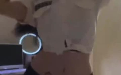 妃儿baby会议室独家回放,她在直播中有哪些亮点表现?