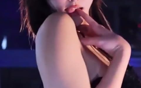 垚曦(宁依纯)密码房直播真空上阵的真相是什么?直播内幕揭秘