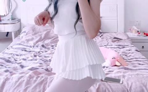 桃诗诗万元定制舞蹈的吸引力,为什么万元定制舞蹈视频如此受欢迎?