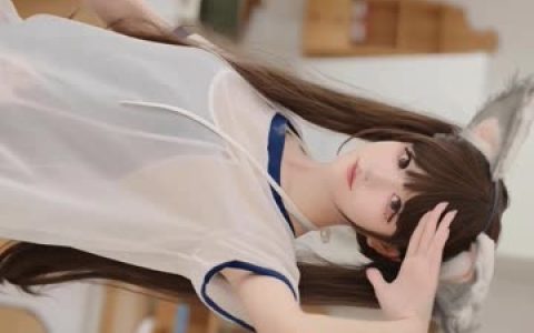 CC桃诗诗舞蹈表演的创新性,观看她如何创新舞蹈表演并吸引观众