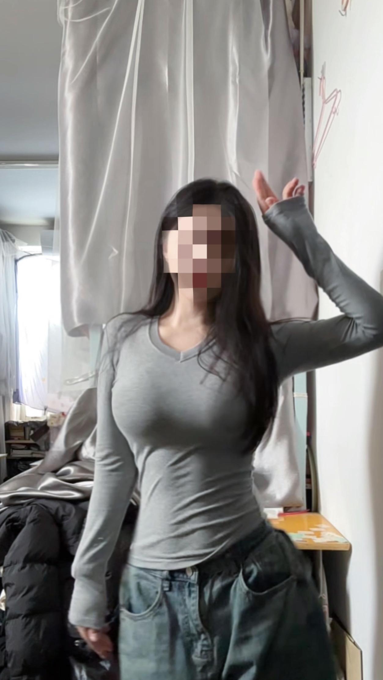 斗鱼何菱多少钱一夜，分析她在直播平台的收入情况