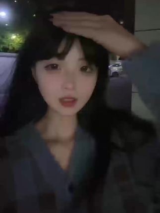 斗鱼何菱多少钱一夜，分析她在直播平台的收入情况