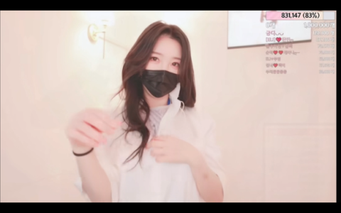 jinricp主持人韩宝贝是哪一期出场，她的主持风格大受欢迎