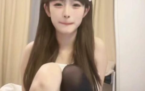 丸子超凶的至尊版舞蹈如何通过定制舞蹈展现独特魅力，丸子超凶至尊版舞蹈解析她如何在舞台上散发个人风采