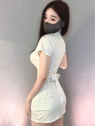 斗鱼主播何菱的微博号是多少，获取她的微博号并了解她的最新活动