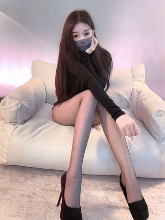 斗鱼何菱多少钱一夜，分析她在直播平台的收入情况