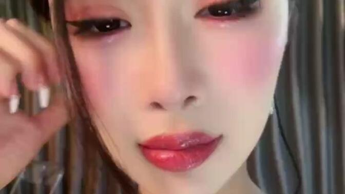 小恩雅至尊版跳舞教学如何学习她的舞蹈技巧，如何通过小恩雅的至尊版舞蹈教学视频提升你的舞蹈技巧