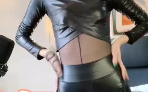 斗鱼糯米团子和饼干哪个好,比较糯米团子吖与饼干在直播表现中的异同